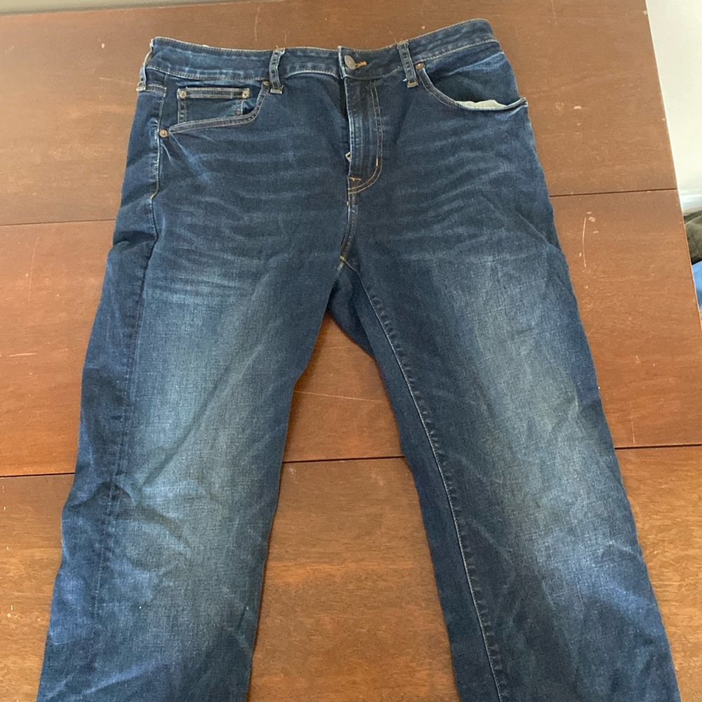 American Eagle 34-34 dark blue Jeans.
